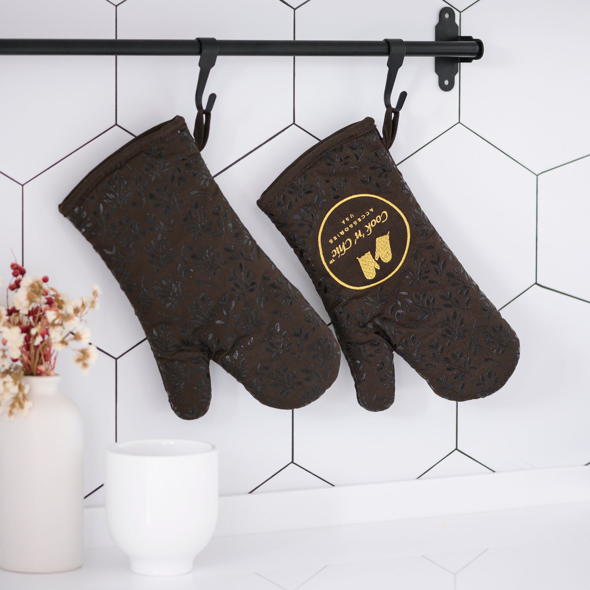 cook 'n' chic premium professional reusable durable washable easy to clean cotton silicone essential oven mitts mittens pot holders with soft flexible terry cloth cotton lining for cooking baking and grilling