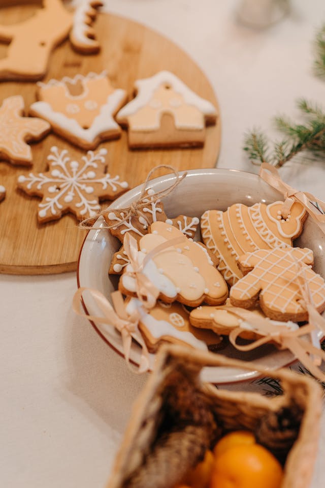 Elevate Your Christmas Baking: Must-Have Baking Gear for Festive Delights!