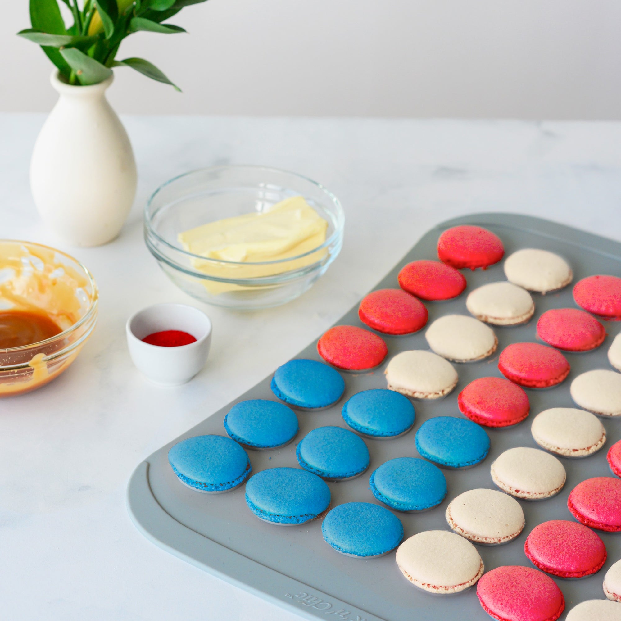 How to Choose the Best Baking Sheet for Macarons