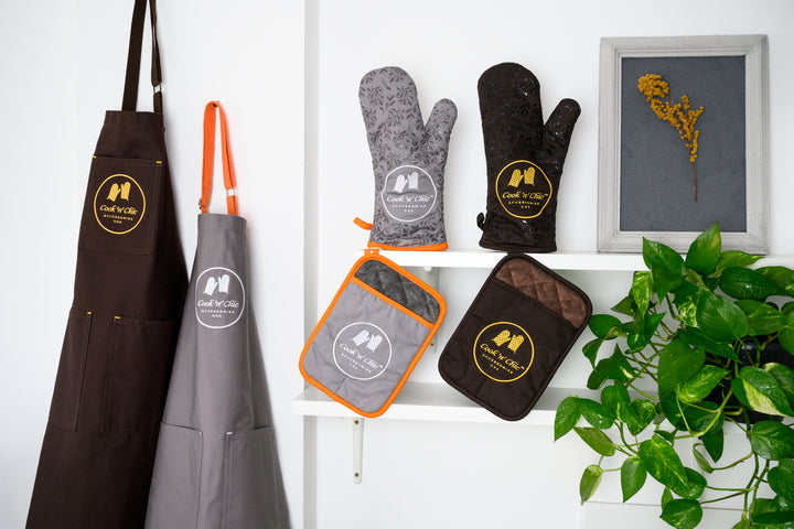 Bernedoodle Oven Mitts and Pot Holder Set: Kitchen Gloves for Cooking